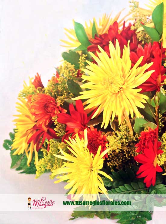 Arreglo floral para cumpleaños con margaritas y crisantemos